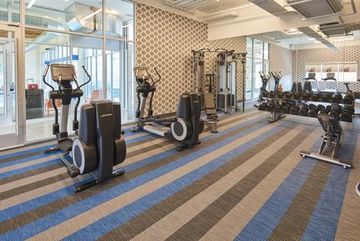 Hotel Aloft Cleveland Airport 4*